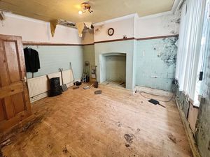 Dining room- click for photo gallery